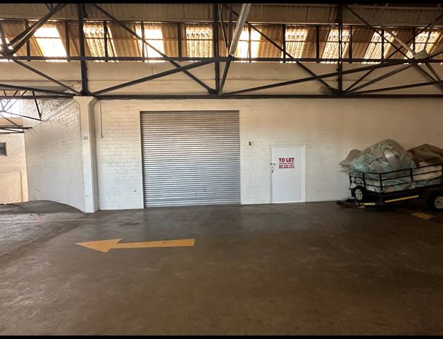 600M² WAREHOUSE TO LET IN PAARDEN EILAND